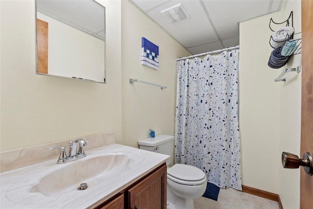 6813 Terrazzo Dr NW, Cedar Rapids, IA 52405 - bathroom featuring toilet, vanity, and a shower with shower curtain