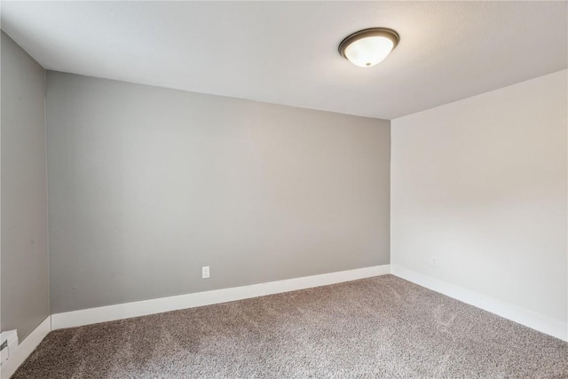 208 Northgate St, Shellsburg, IA 52332 - unfurnished room with carpet flooring and baseboards