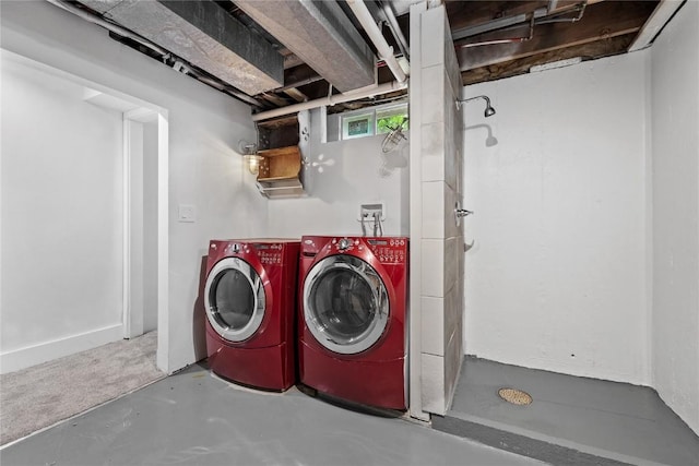 2820 12th Ave SW, Cedar Rapids, IA 52404 - washroom with separate washer and dryer