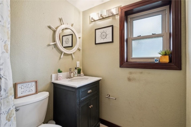 331 Lake View Dr NE, Solon, IA 52333 - full bath with vanity and toilet