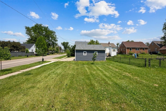 331 36th St NE, Cedar Rapids, IA 52402 - view of yard with a residential view