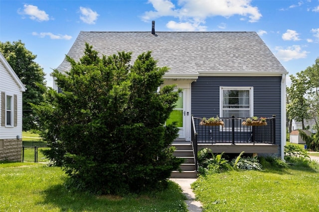 331 36th St NE, Cedar Rapids, IA 52402 - view of front of property with roof with shingles