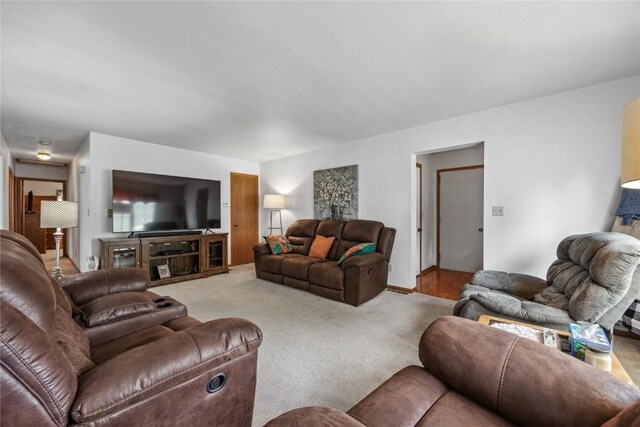 613 1st Ave, Vinton, IA 52349 - photo 2