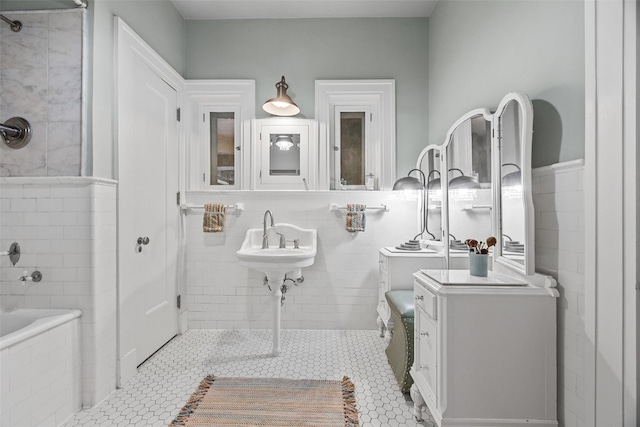 1900 Linden Dr SE, Cedar Rapids, IA 52403 - full bath featuring tile patterned flooring, tile walls, and tiled shower / bath