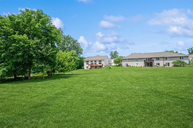 3516 Stoneview Cir, Cedar Rapids, IA 52404 - view of grassy yard