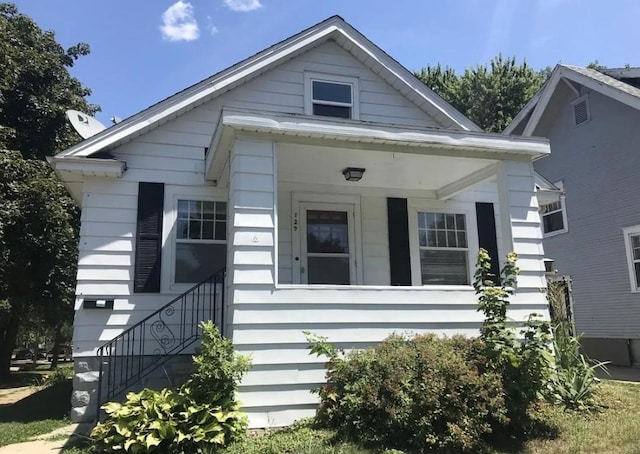 129 13th St NW, Cedar Rapids, IA 52405 - view of front of house