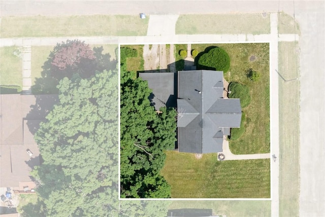 1802 9th Ave, Belle Plaine, IA 52208 - aerial overview of property's location featuring property boundaries highlighted