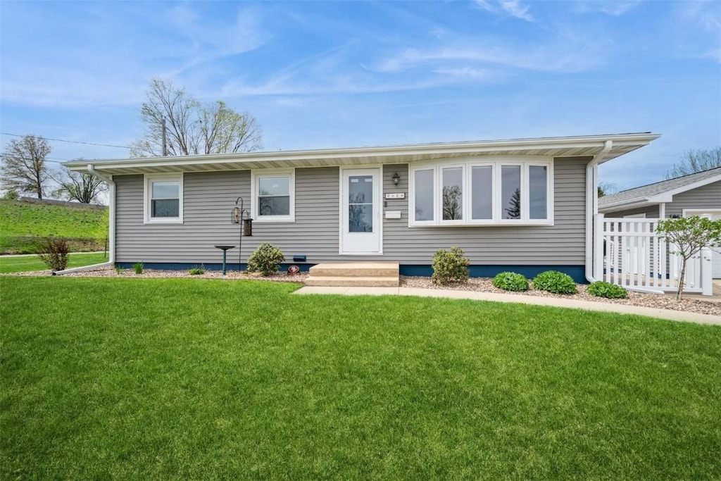 2628 1st St SW, Cedar Rapids, IA 52404 - photo 1