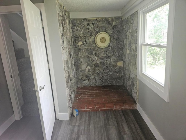 920 E Washington St, Center Point, IA 52213 - detailed view of wood finished floors and baseboards