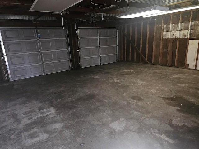 920 E Washington St, Center Point, IA 52213 - view of garage