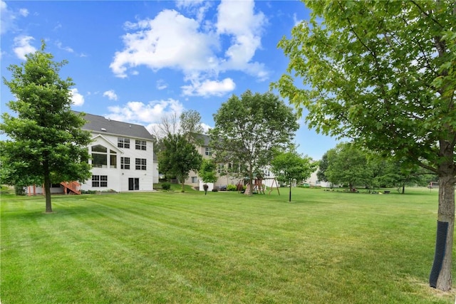218 Teakwood Ln NE, Cedar Rapids, IA 52402 - view of grassy yard