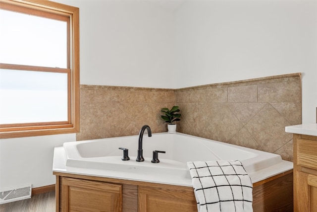 13294 212th Ave, Anamosa, IA 52205 - bathroom with a bath
