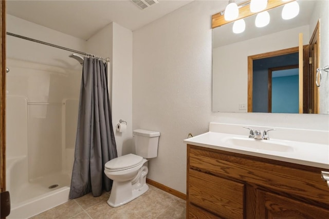 765 34th Ave, Marion, IA 52302 - bathroom featuring vanity, curtained shower, and tile patterned floors