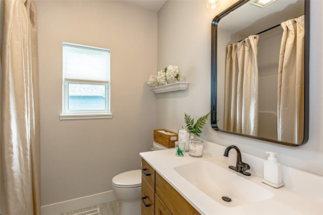 608 Pointer Cir, Center Point, IA 52213 - bathroom with vanity and a shower with shower curtain