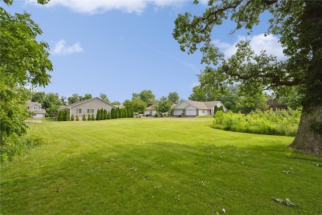 5752 Oakwood Ave NE Unit 3, Cedar Rapids, IA 52402 - view of green lawn