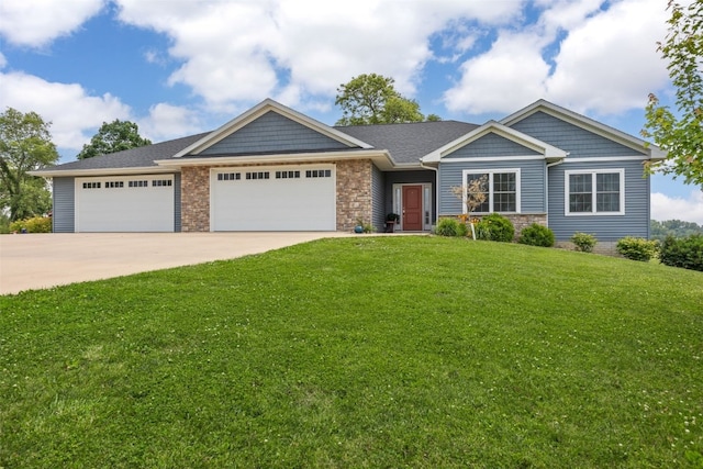 1062 Oak View Ct, Tipton, IA 52772 - craftsman inspired home with a front yard, a garage, and driveway