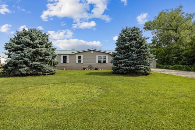 3017 118th St, Amana, IA 52203 - view of side of property with a lawn