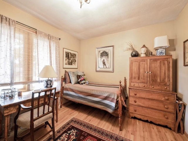 4288 Fox Meadow Dr SE, Cedar Rapids, IA 52403 - bedroom featuring light wood-type flooring and an office area