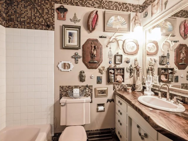 4288 Fox Meadow Dr SE, Cedar Rapids, IA 52403 - full bathroom featuring vanity and shower / bathtub combination