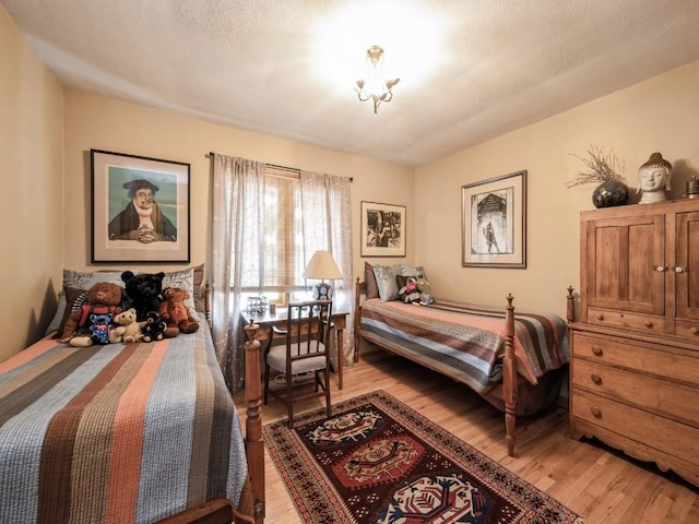 4288 Fox Meadow Dr SE, Cedar Rapids, IA 52403 - bedroom featuring light wood-style floors