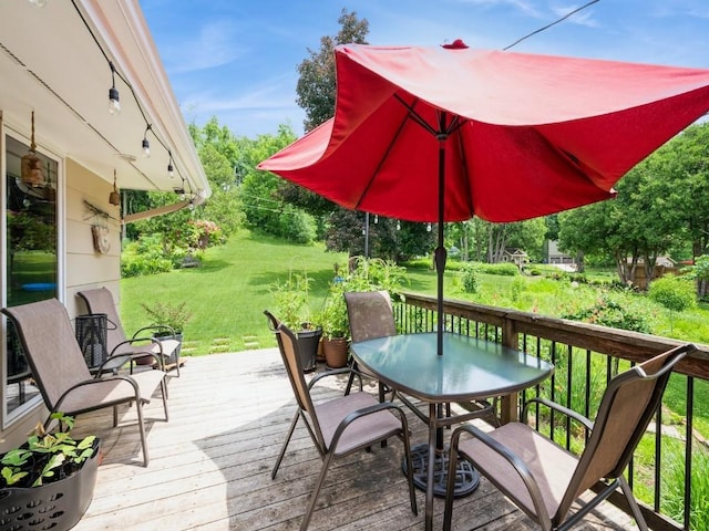 4288 Fox Meadow Dr SE, Cedar Rapids, IA 52403 - deck with a yard