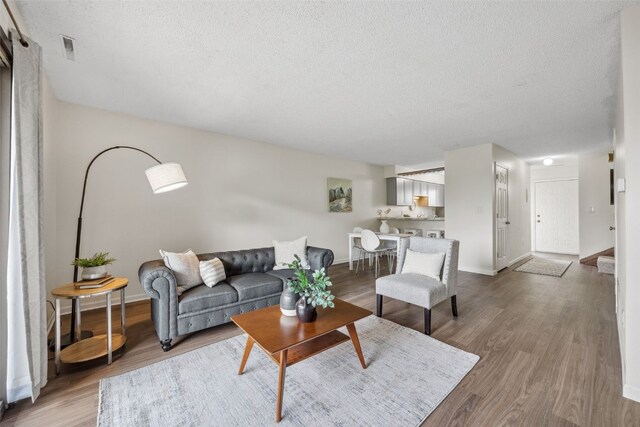478 Hawaii Ct, Iowa City, IA 52246 - photo 6
