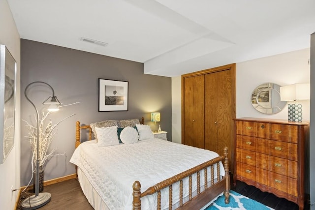 2520 NE Sugar Bottom Rd, Solon, IA 52333 - bedroom featuring a closet and wood finished floors