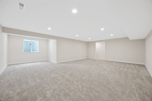 424 15th Ave SW, Mount Vernon, IA 52314 - spare room featuring carpet flooring and recessed lighting