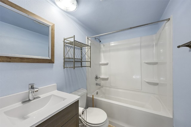 212 4th St SW, Mount Vernon, IA 52314 - bathroom with shower / tub combination, vanity, and a textured wall