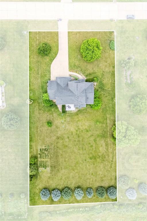 5515 W Mustang Rd NE, Cedar Rapids, IA 52411 - aerial overview of property's location with property boundaries highlighted