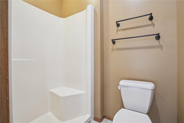 5515 W Mustang Rd NE, Cedar Rapids, IA 52411 - full bath with toilet and a shower