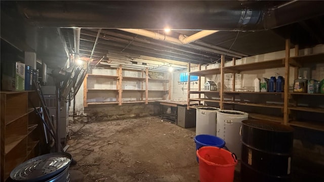 419 21st St NE, Cedar Rapids, IA 52402 - view of unfinished below grade area