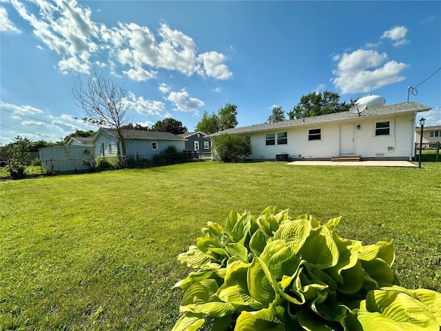 3025 4th Ave, Marion, IA 52302 - view of yard with a patio