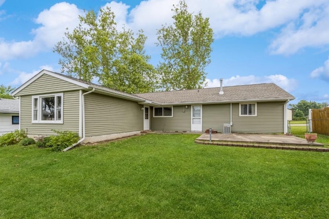 5660 Briarwood St SW, Cedar Rapids, IA 52401 - back of house with a patio