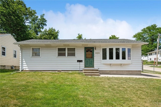 3624 Bel Air Dr SE, Cedar Rapids, IA 52403 - view of front of property with entry steps and a front lawn