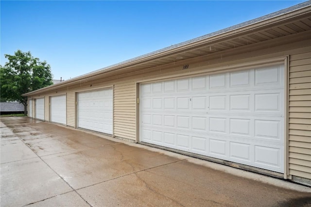 1848 W Benton St, Iowa City, IA 52246 - view of garage
