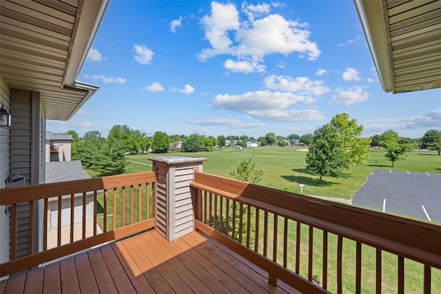 620 Colton Cir NE Unit 11, Cedar Rapids, IA 52402 - deck with a lawn