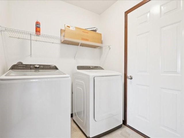 3602 Bluebird Dr SW, Cedar Rapids, IA 52404 - laundry area with separate washer and dryer