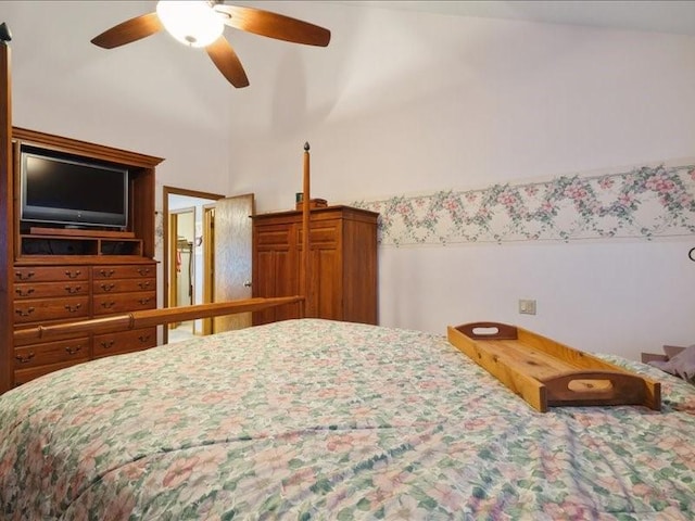 2066 Vista Cir NW, Cedar Rapids, IA 52405 - bedroom featuring ceiling fan