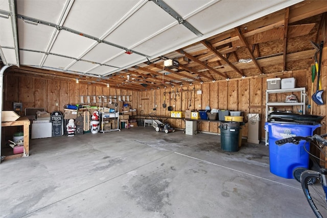 913 32nd St SE, Cedar Rapids, IA 52403 - garage with a garage door opener