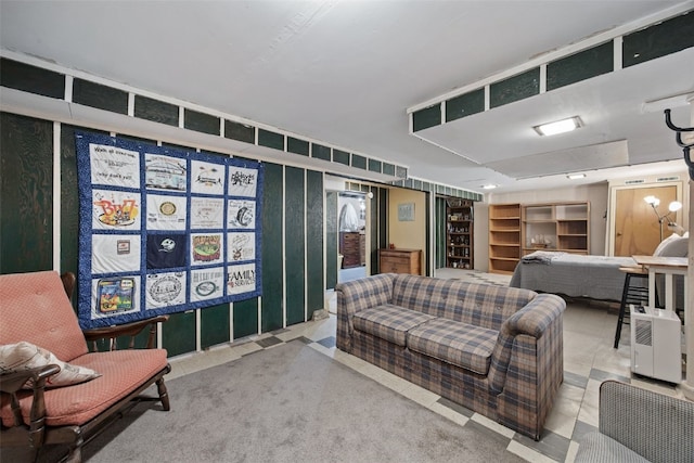 913 32nd St SE, Cedar Rapids, IA 52403 - living room with built in shelves