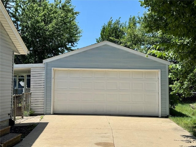 72 Fleetwood Rd NW, Cedar Rapids, IA 52405 - view of detached garage