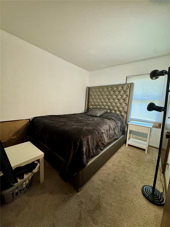 72 Fleetwood Rd NW, Cedar Rapids, IA 52405 - view of carpeted bedroom