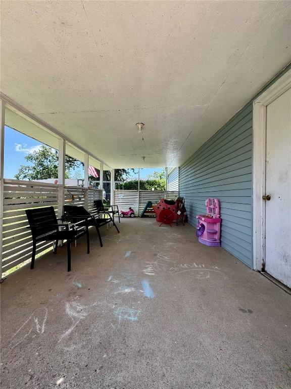 72 Fleetwood Rd NW, Cedar Rapids, IA 52405 - view of patio