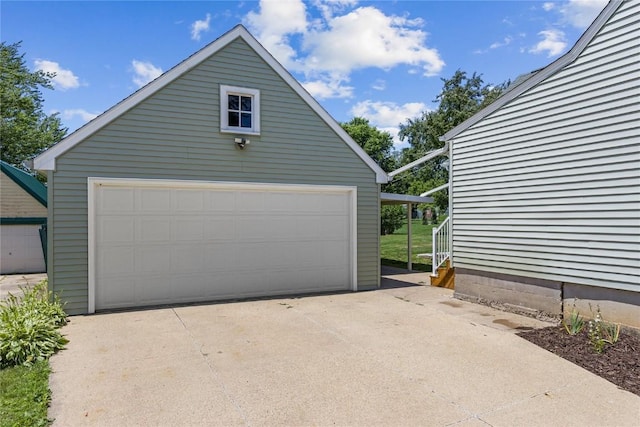 340 18th St NW, Cedar Rapids, IA 52405 - view of detached garage