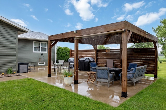 7812 Wieneke Cir, Cedar Rapids, IA 52404 - view of patio / terrace with a grill
