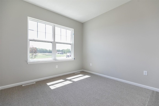 806 Crestview Dr, Solon, IA 52333 - carpeted empty room with baseboards