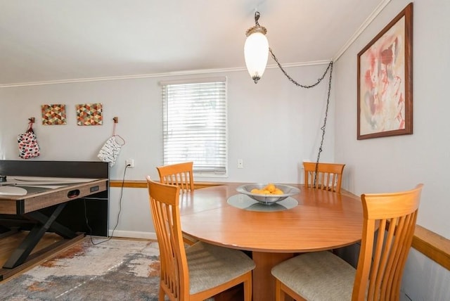 1120 23rd St, Cedar Rapids, IA 52403 - dining room with ornamental molding