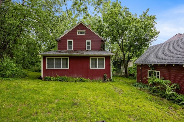 320 College Blvd SW, Mount Vernon, IA 52314 - view of side of home with a yard