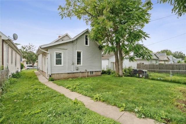 835 10th St SW, Cedar Rapids, IA 52404 - rear view of house